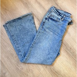 Maurices Edgely, high rise flare jeans. Size 16 short. Gently used.
